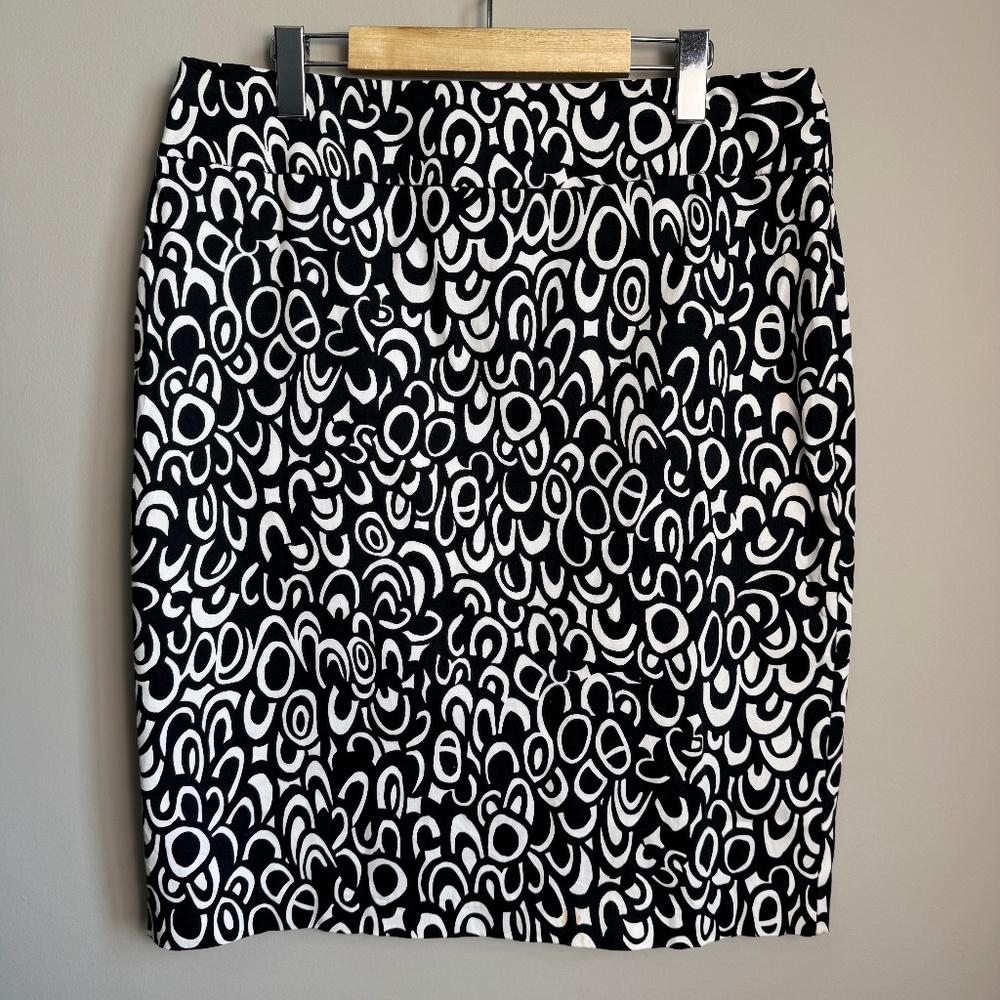 Cleo Women's Straight Skirt Abstract Black and White 1/4‎ Slit Office Chic 12